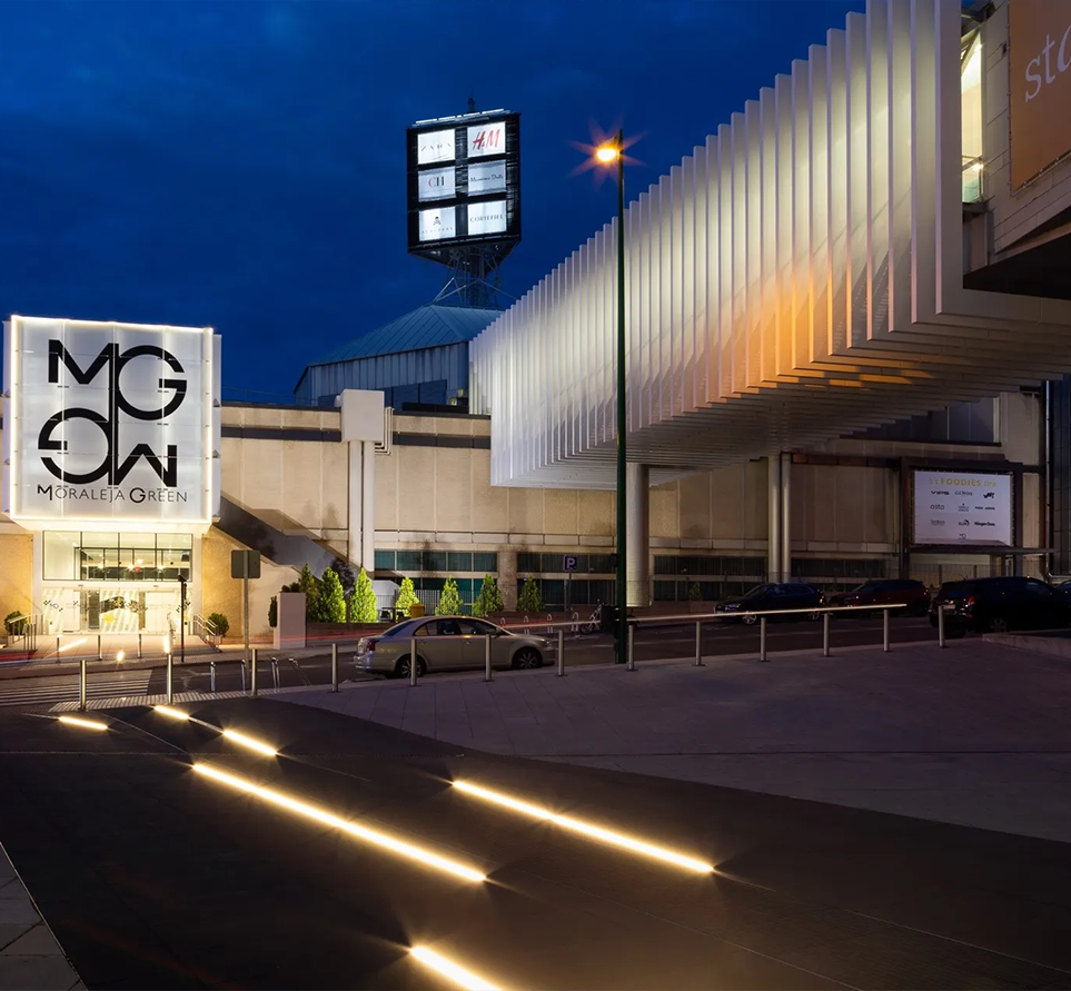 RETAIL En TECOMSA, ejecutamos proyectos de renovación de espacios comerciales, combinando diseño, técnica y funcionalidad